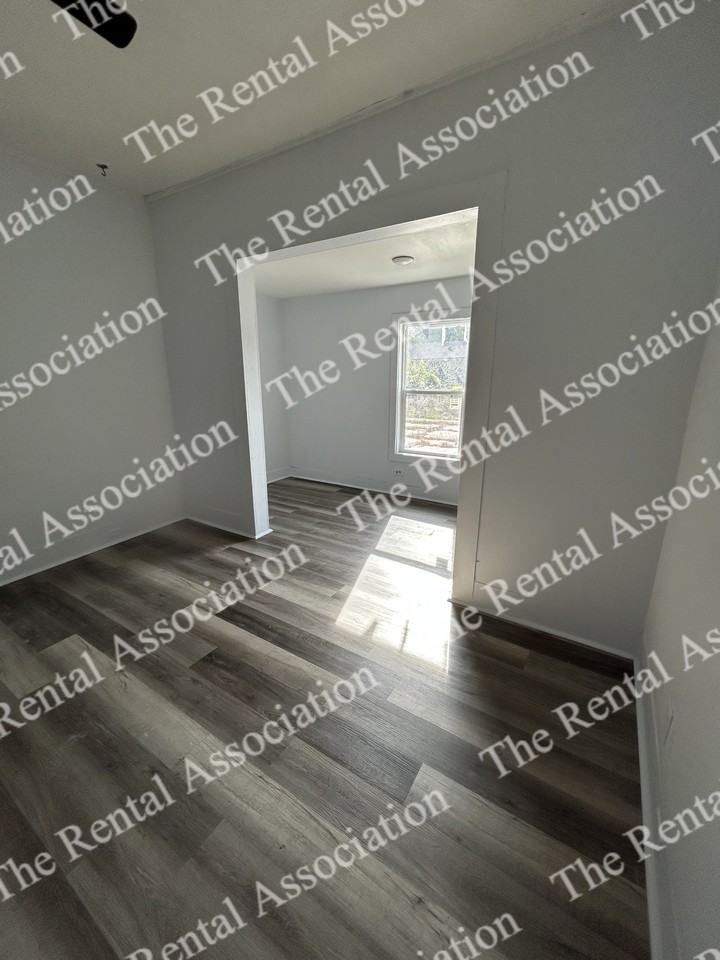 1903 S Grand St #1 - Photo 5 of 22