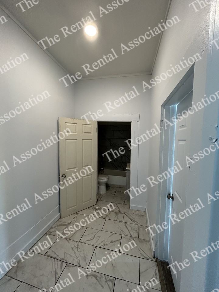 1903 S Grand St #1 - Photo 7 of 22