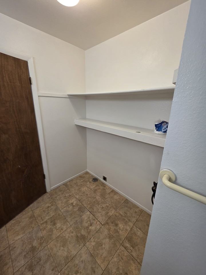 616 Jackson St #B - Photo 3 of 7