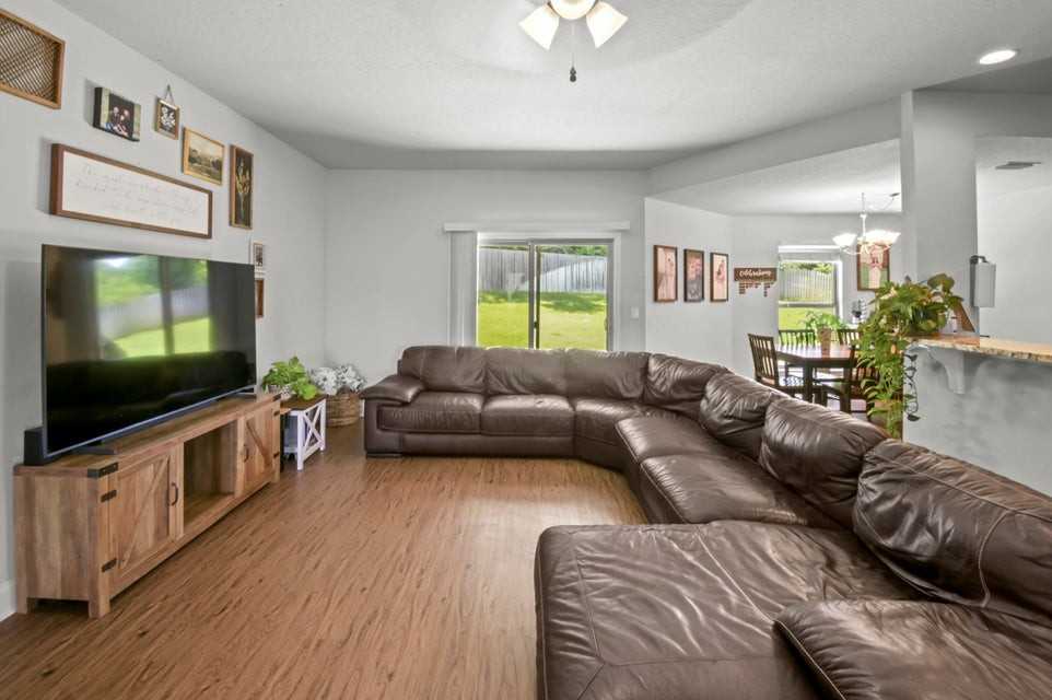 300 Cassidy Lane #1 - Photo 5 of 26