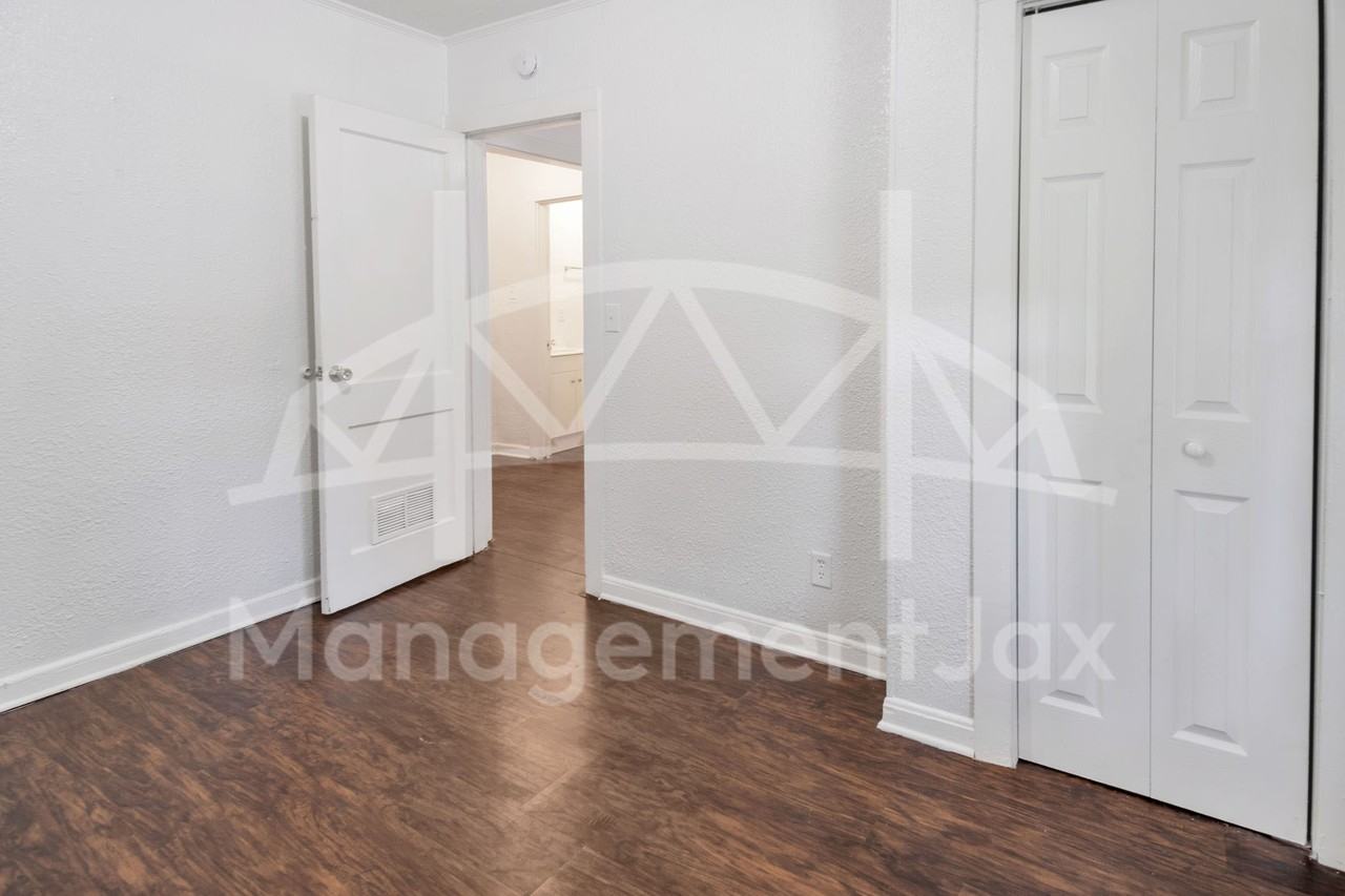 1671 West 35th Street #1 - Photo 5 of 17