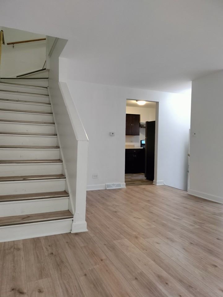 7910 S Muskegon Ave #1 - Photo 5 of 30