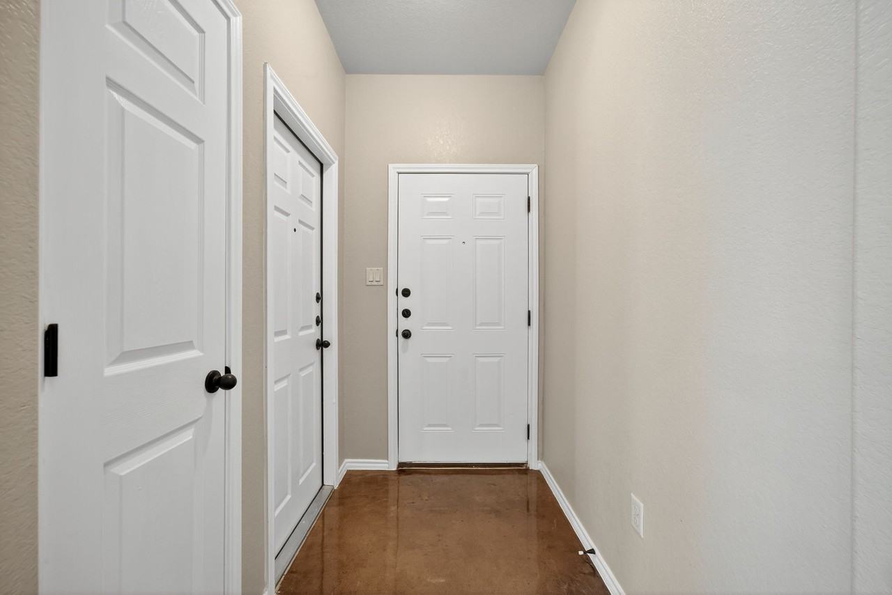 139 Joanne Cove #1 - Photo 6 of 27