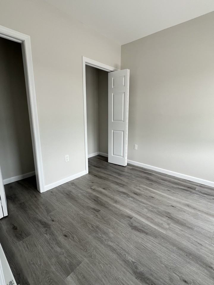 27 Main St #1 - Photo 3 of 4