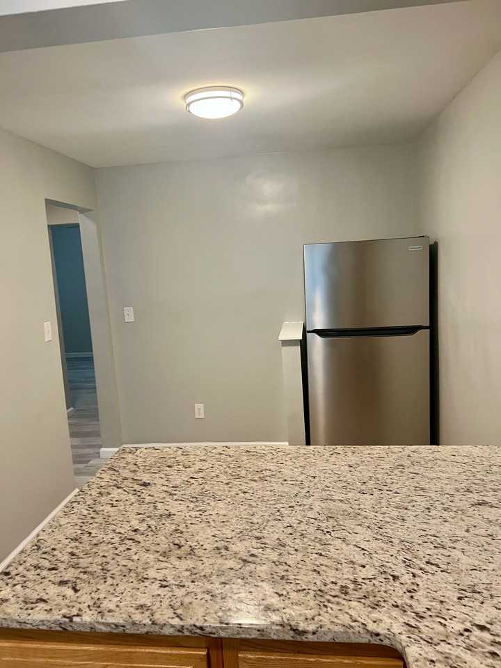 102 Glenridge Place #B - Photo 3 of 22