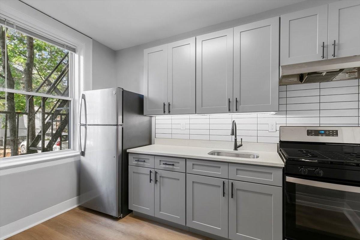 1476 Chapel St #103 - Photo 2 of 10