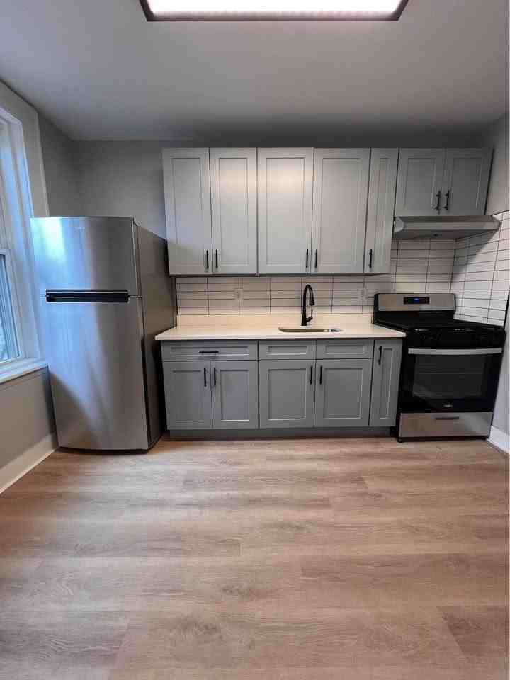 1476 Chapel Street #303 - Photo 3 of 8