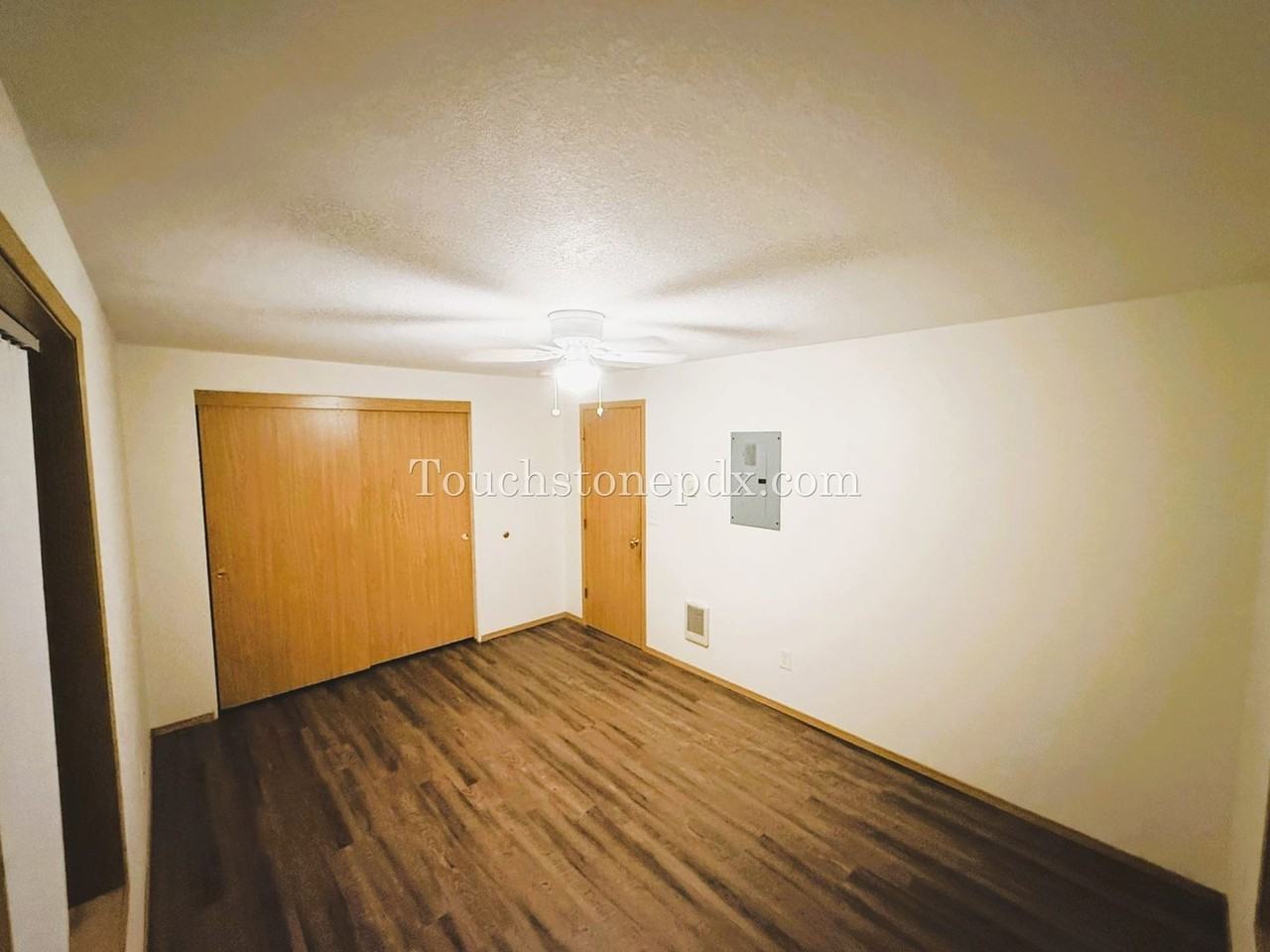 409 Se 143rd Ave #101 - Photo 4 of 10