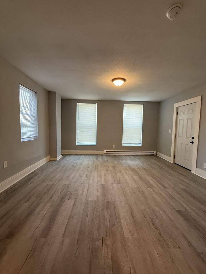 58-62 58 Bierce Avenue/231 S Torrence Street - 58 #58 - Photo 5 of 11