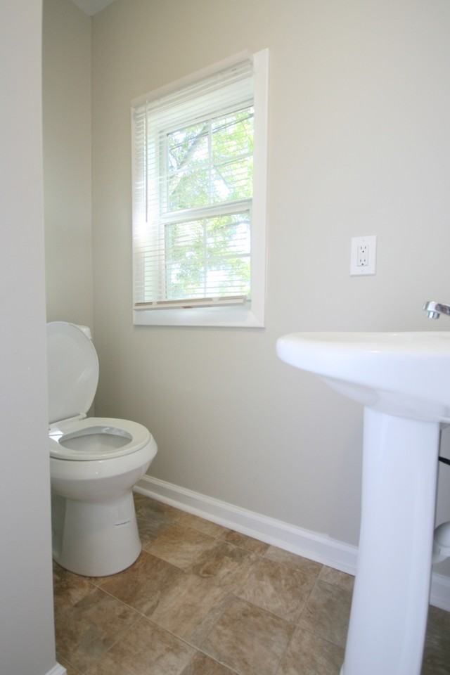 403 Arthur Street Northwest - Photo 6 of 27