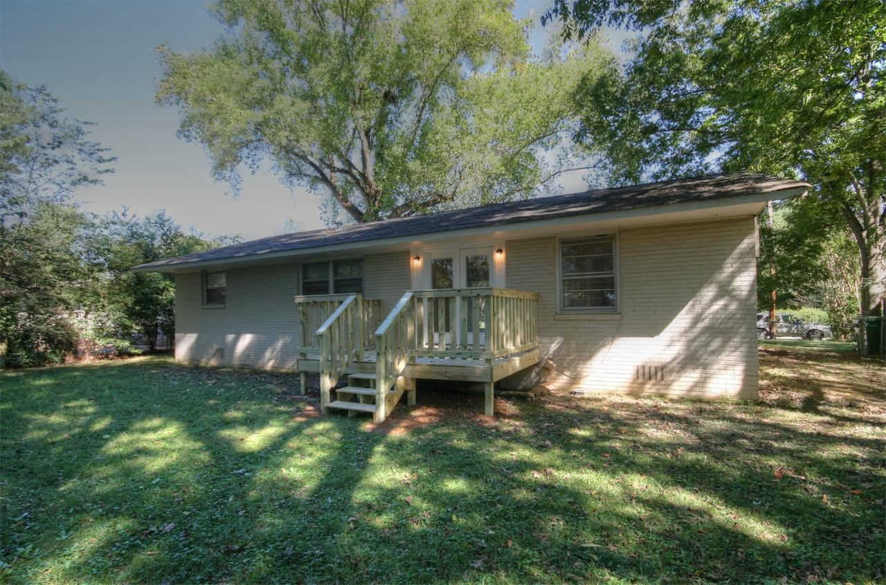 403 Arthur Street Northwest - Photo 5 of 27