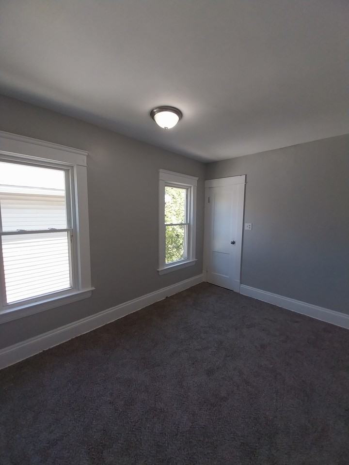 9000 Tioga Ave #1 - Photo 7 of 8