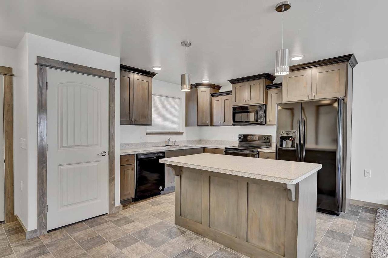 931 Gibbon St #4 - Photo 5 of 17