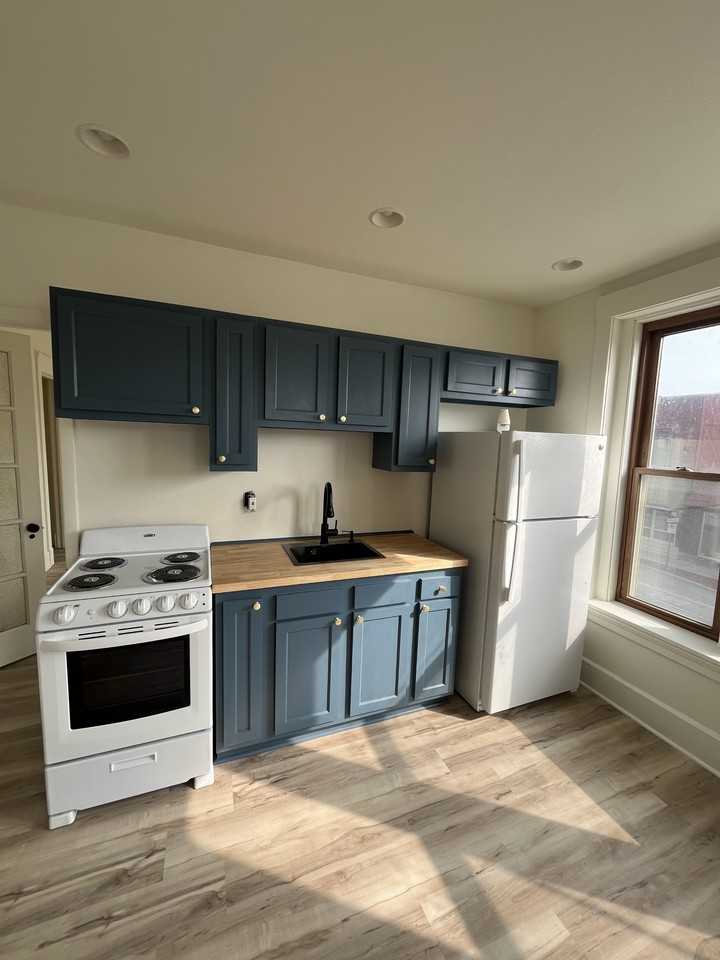 3220 Washington Ave #3 - Photo 4 of 9