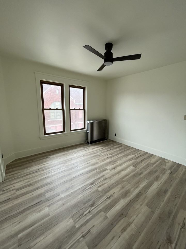 3220 Washington Ave #3 - Photo 6 of 9