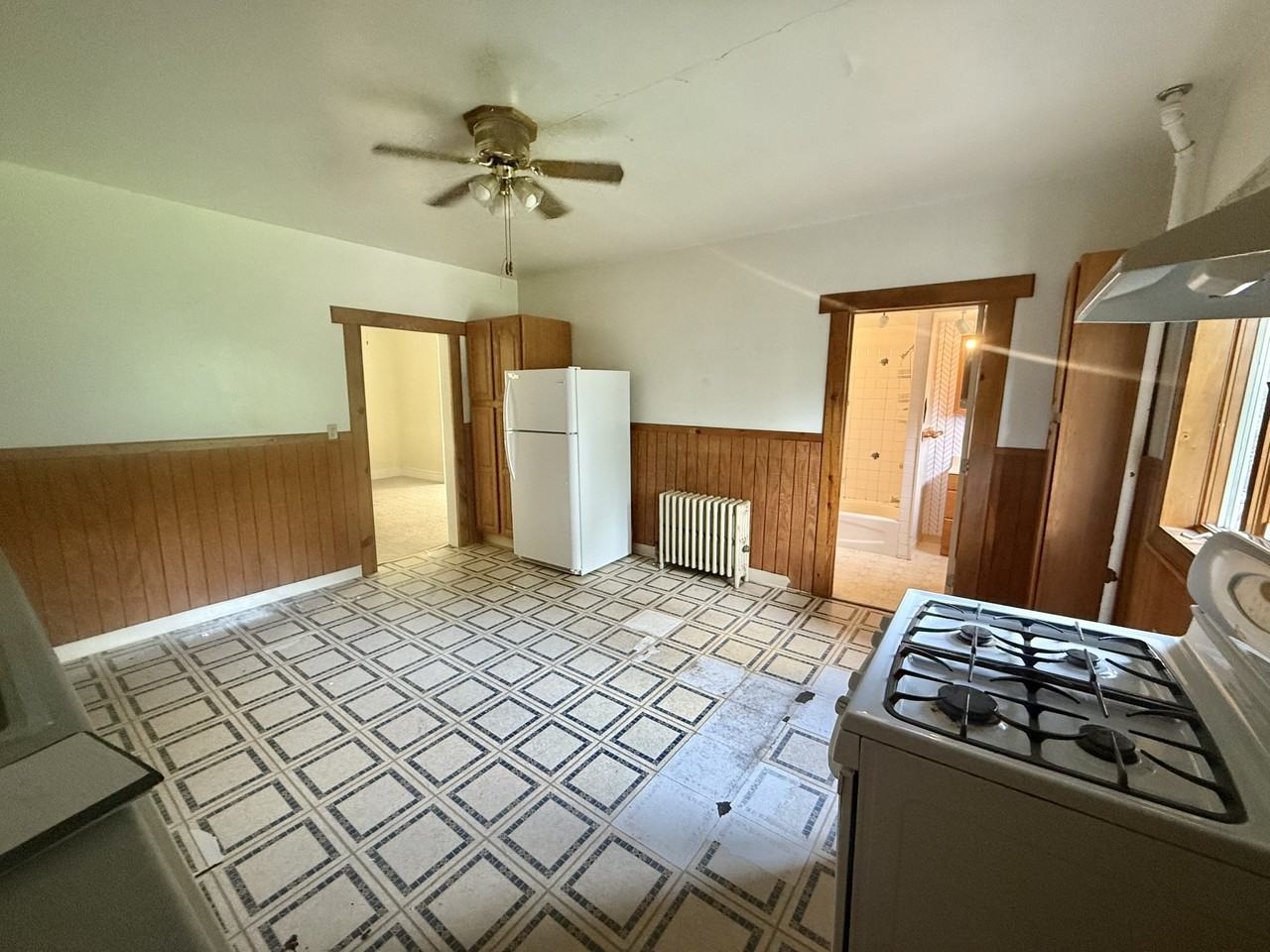 1349 Capouse Ave 1st Fl #1stFL - Photo 2 of 7