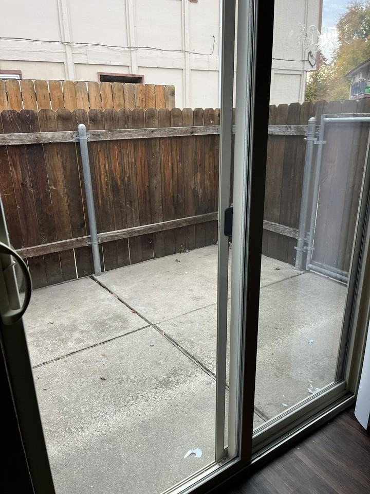 701 W Pennsylvania St #701 - Photo 3 of 14