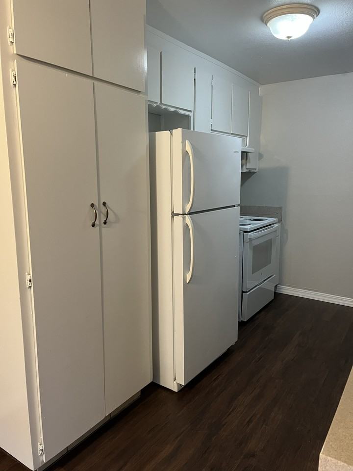 701 W Pennsylvania St #701 - Photo 5 of 14