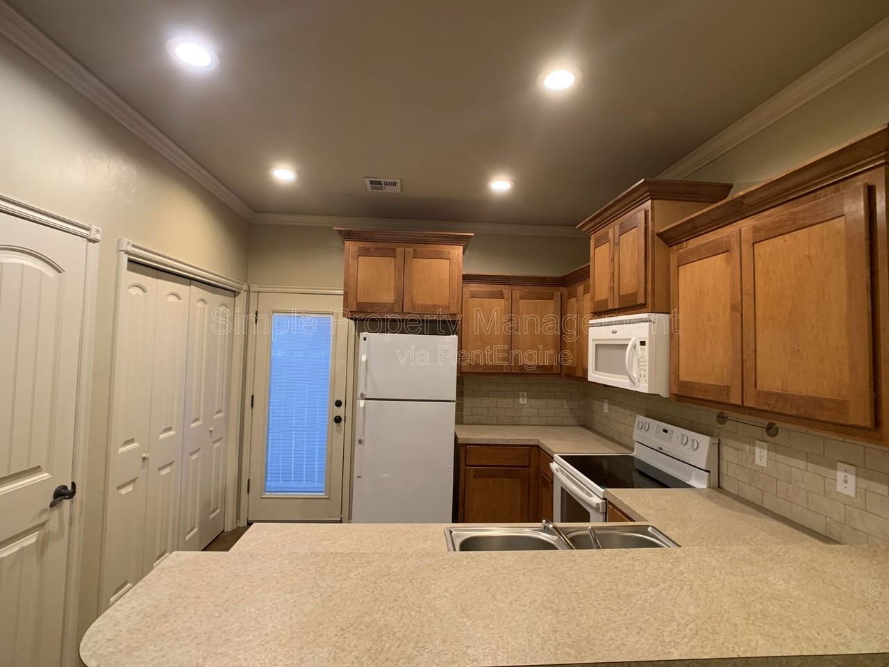 14870 Gilbert St #A - Photo 5 of 16