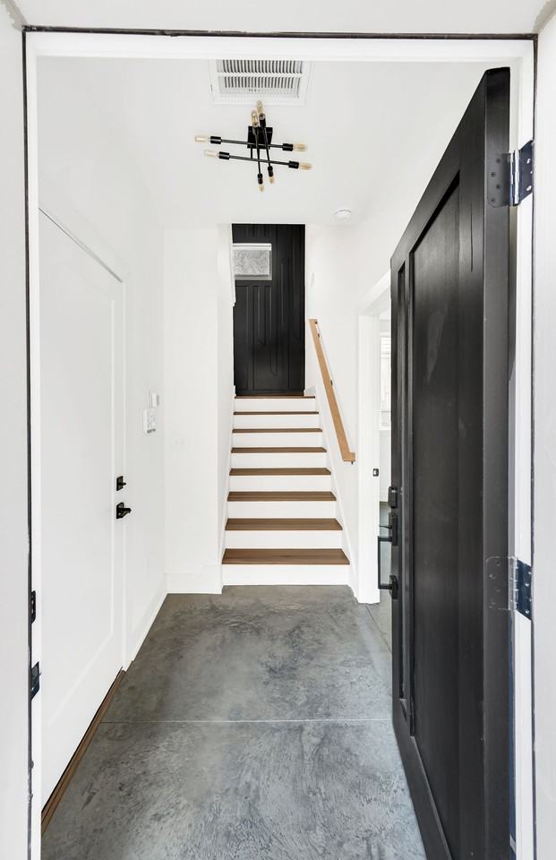 18 Willis Street #1 - Photo 4 of 50