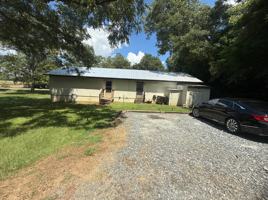 featured image of 606 Lowe Street #B