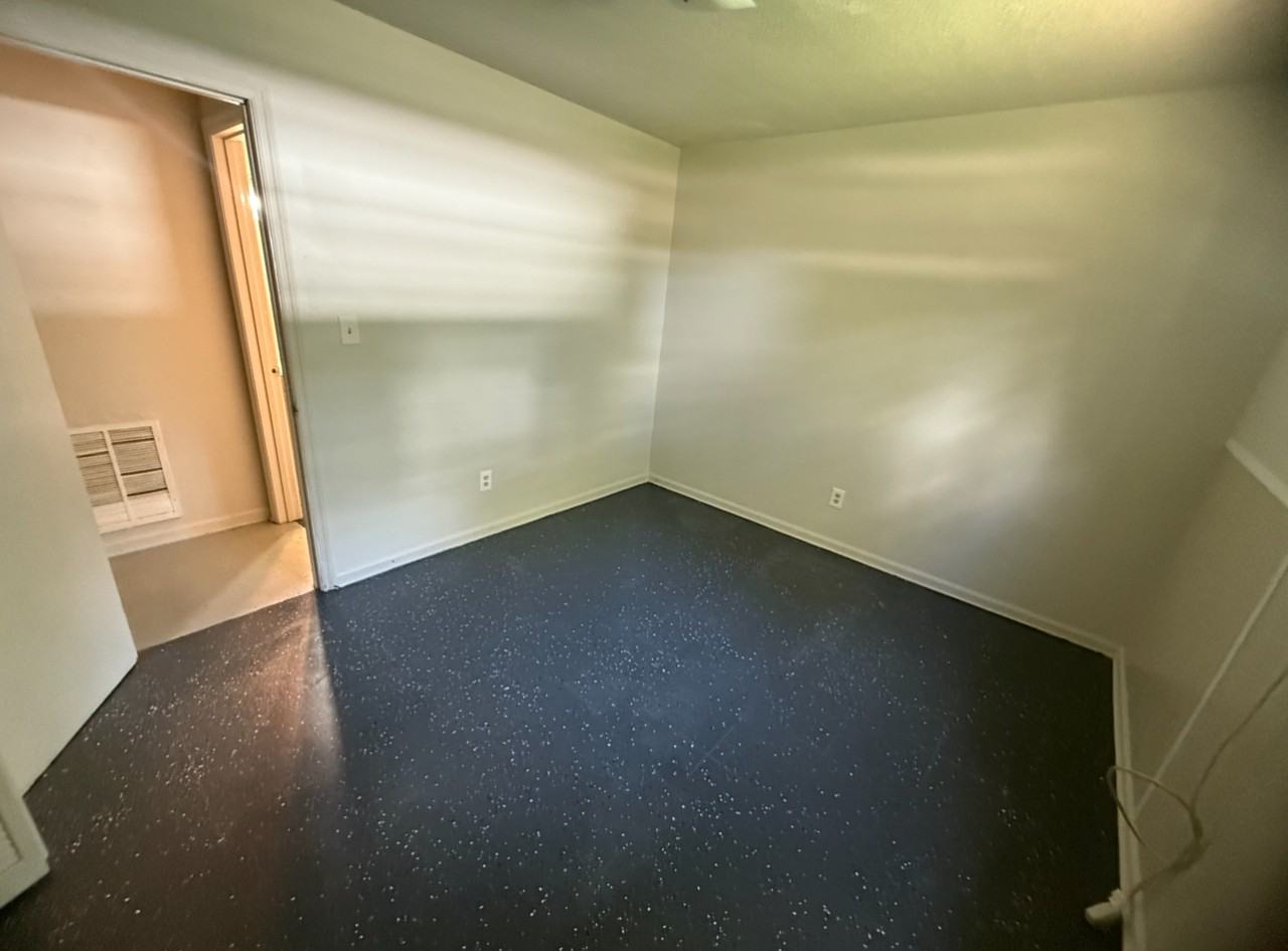 606 Lowe Street #B - Photo 3 of 6