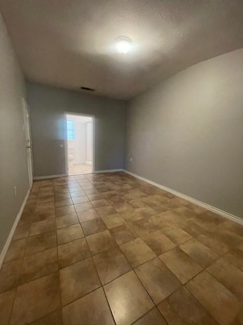 814 1/2 Cameron Ave #1 - Photo 5 of 8