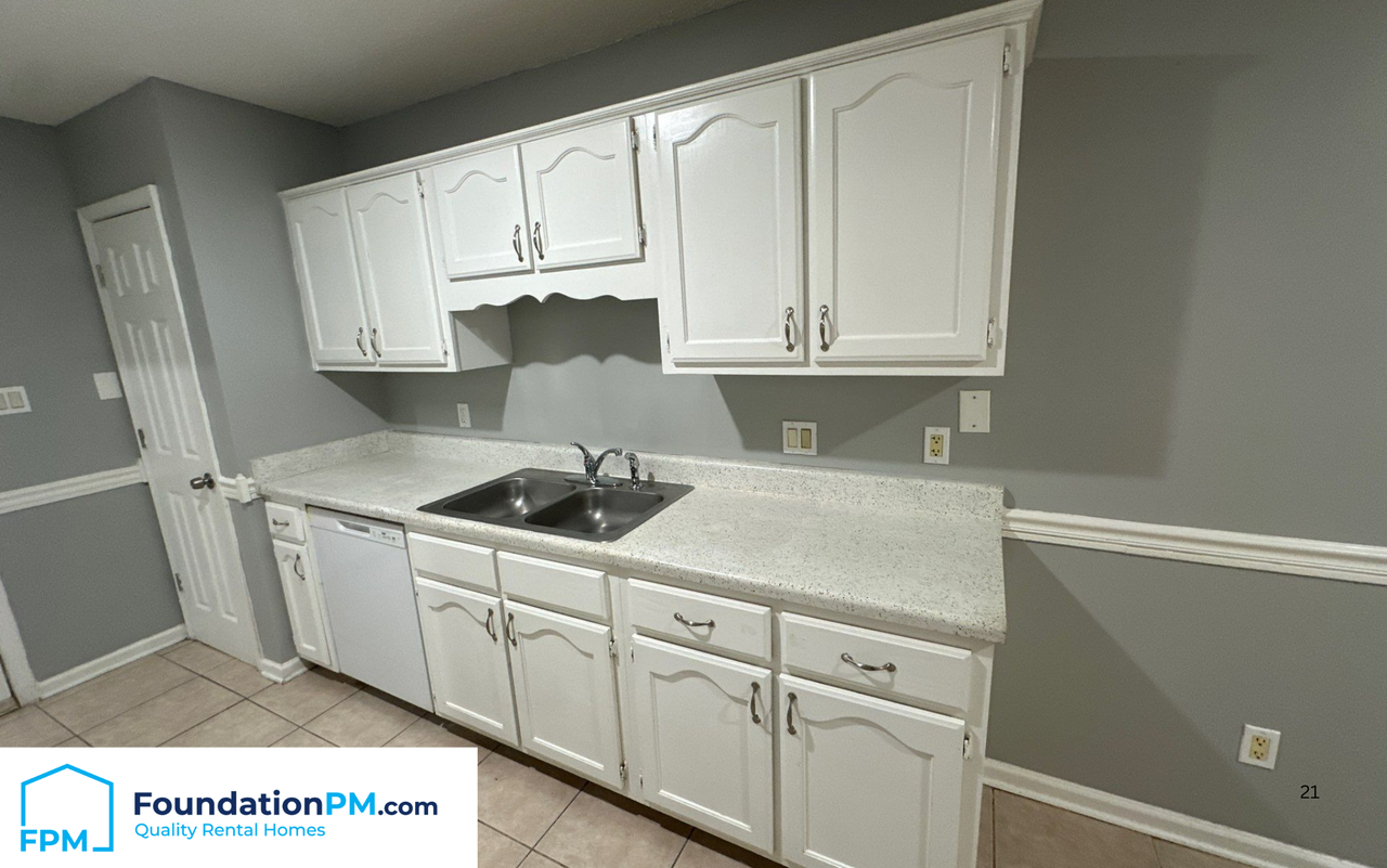 6913 Century Oaks Dr #1 - Photo 5 of 17