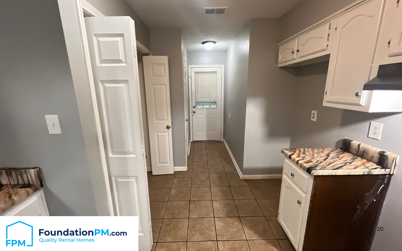 5818 Ashridge Pl #1 - Photo 3 of 17