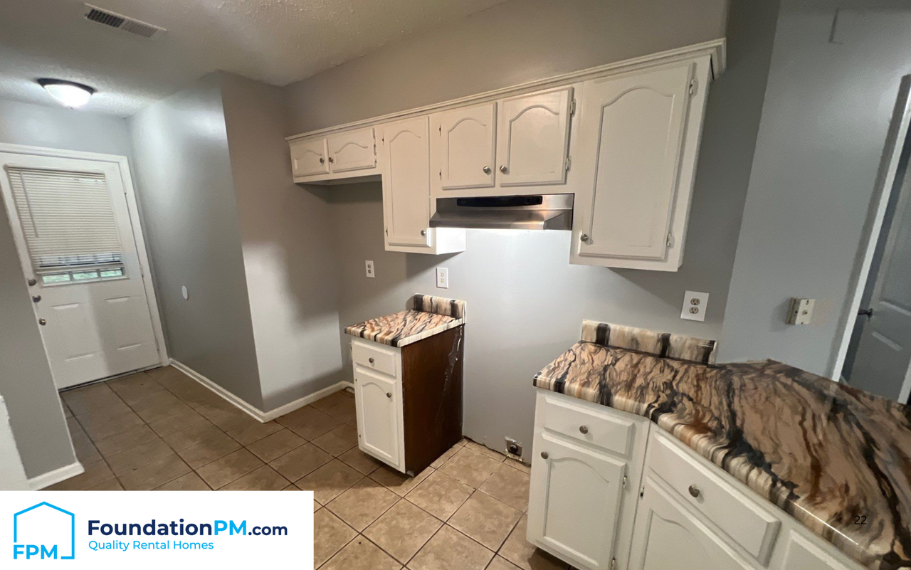 5818 Ashridge Pl #1 - Photo 5 of 17