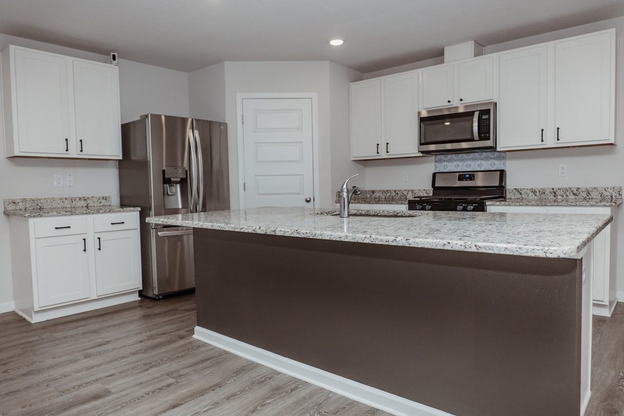 2801 Patriots Rdg Drive #121 - Photo 3 of 23