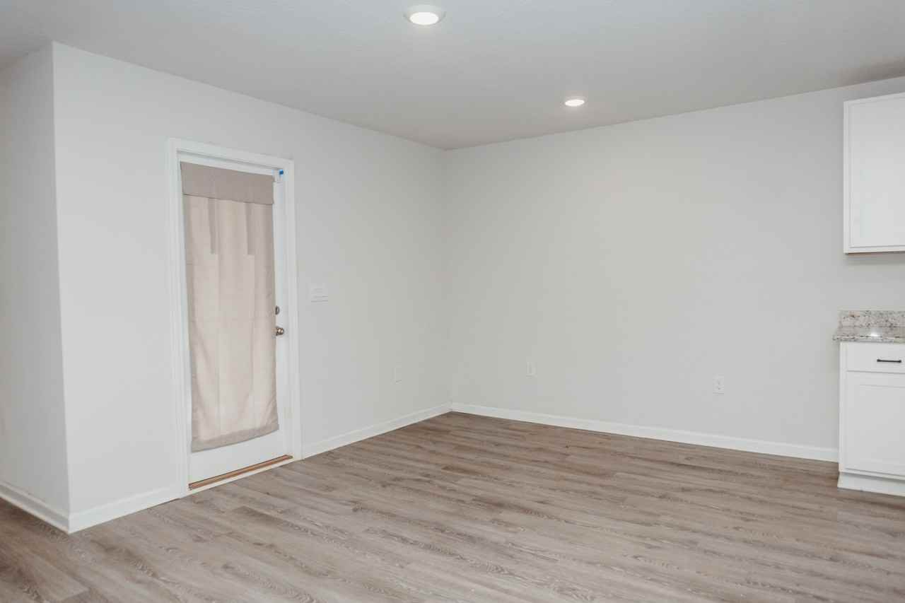 2801 Patriots Rdg Drive #121 - Photo 5 of 23