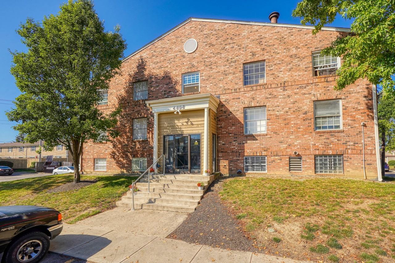 4696 Tarryton Ct S #1 - Photo 4 of 50