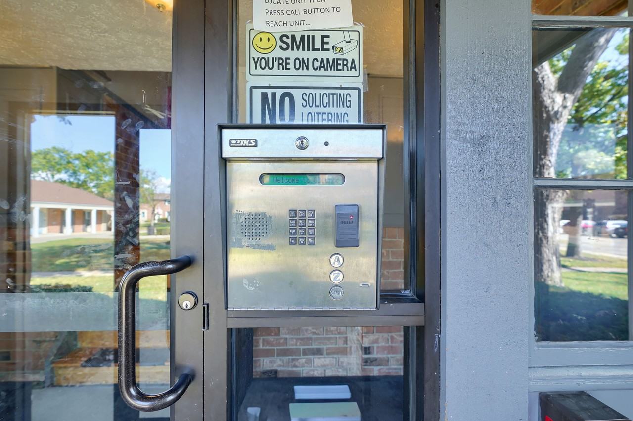 4696 Tarryton Ct S #1 - Photo 5 of 50