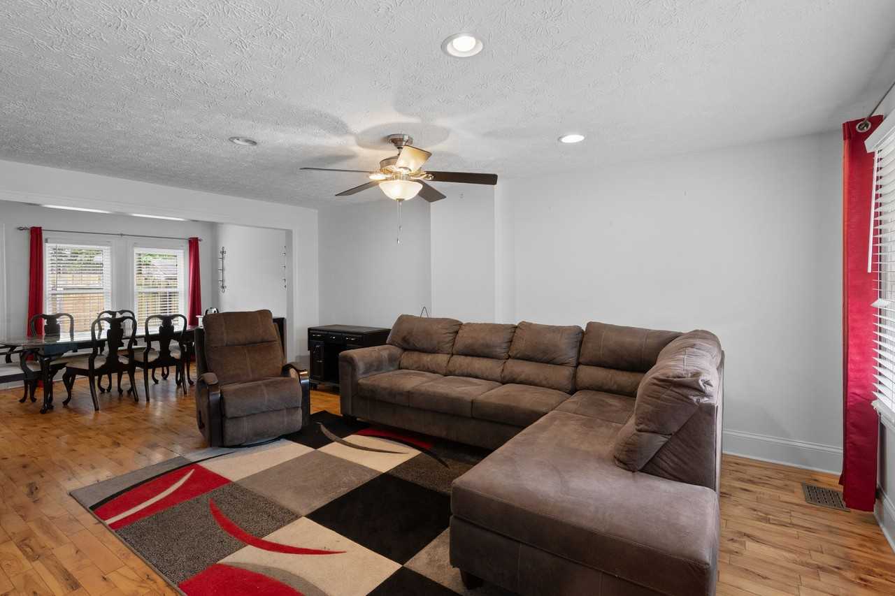 1006 10th Ave N #1 - Photo 6 of 33