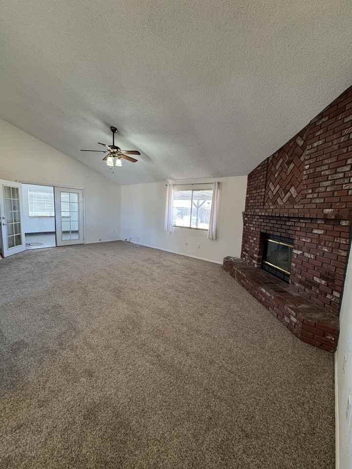 9224 Greenwood Ave #1 - Photo 4 of 17