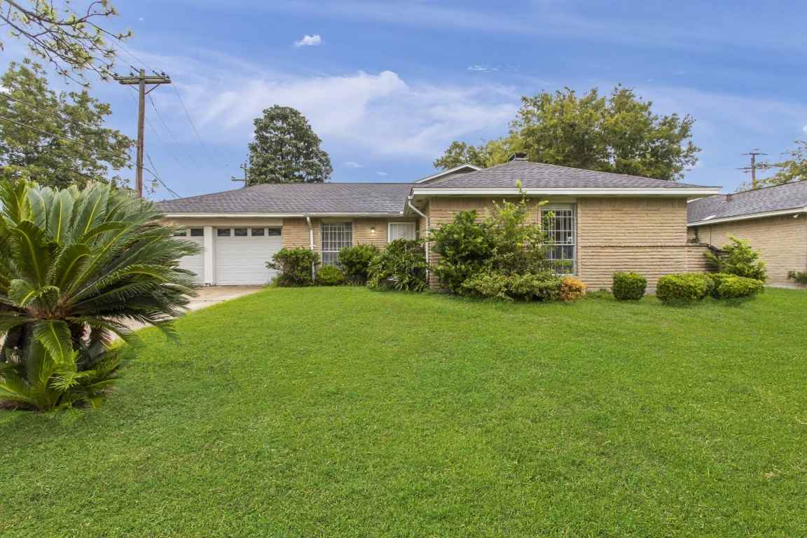 6602 Indian Lake Dr #1 - Photo 3 of 35