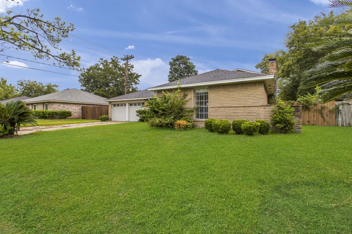 6602 Indian Lake Dr #1 - Photo 4 of 35