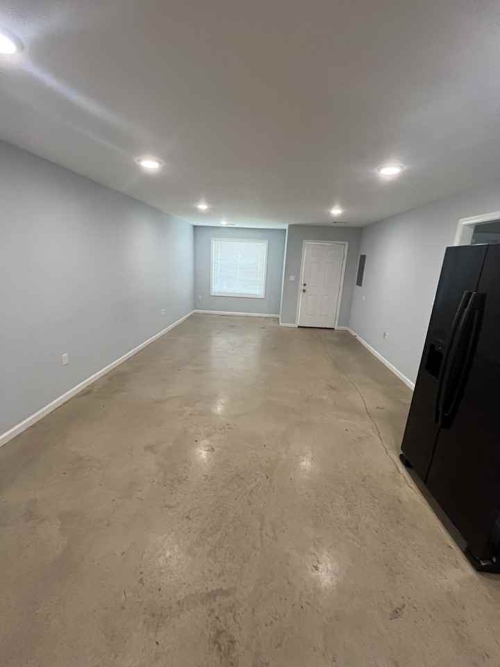 200 Ne 2nd St #B - Photo 2 of 8