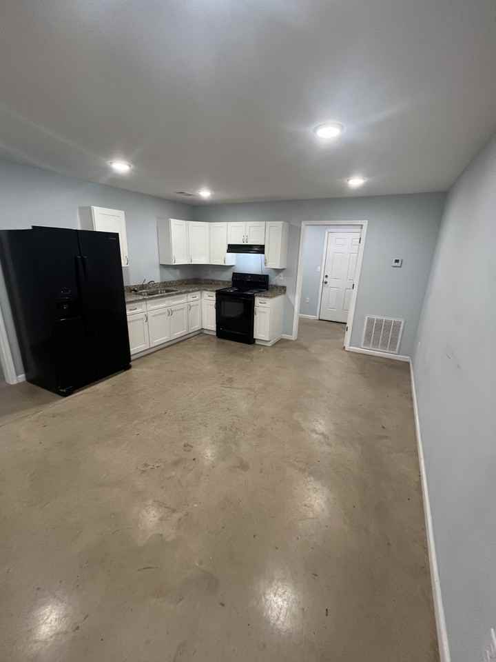 200 Ne 2nd St #B - Photo 4 of 8