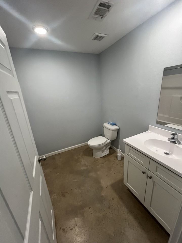 200 Ne 2nd St #B - Photo 6 of 8