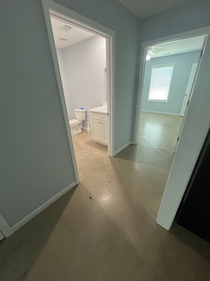 200 Ne 2nd St #B - Photo 7 of 8