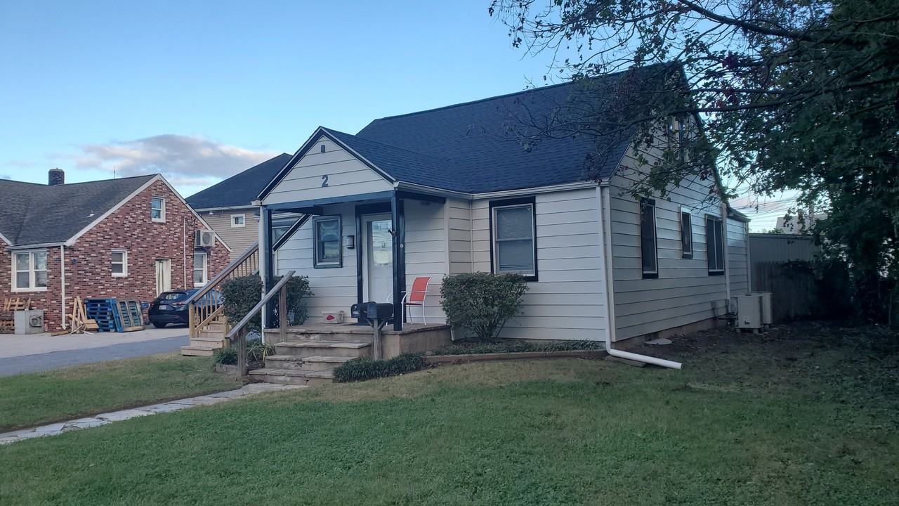 2 Oakway Rd 2nd Fl #2ndFL - Photo 3 of 19