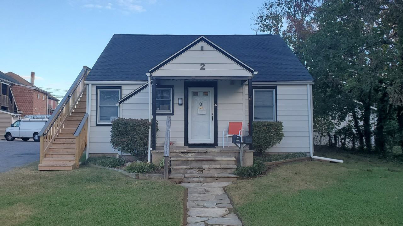 2 Oakway Rd 2nd Fl #2ndFL - Photo 5 of 19