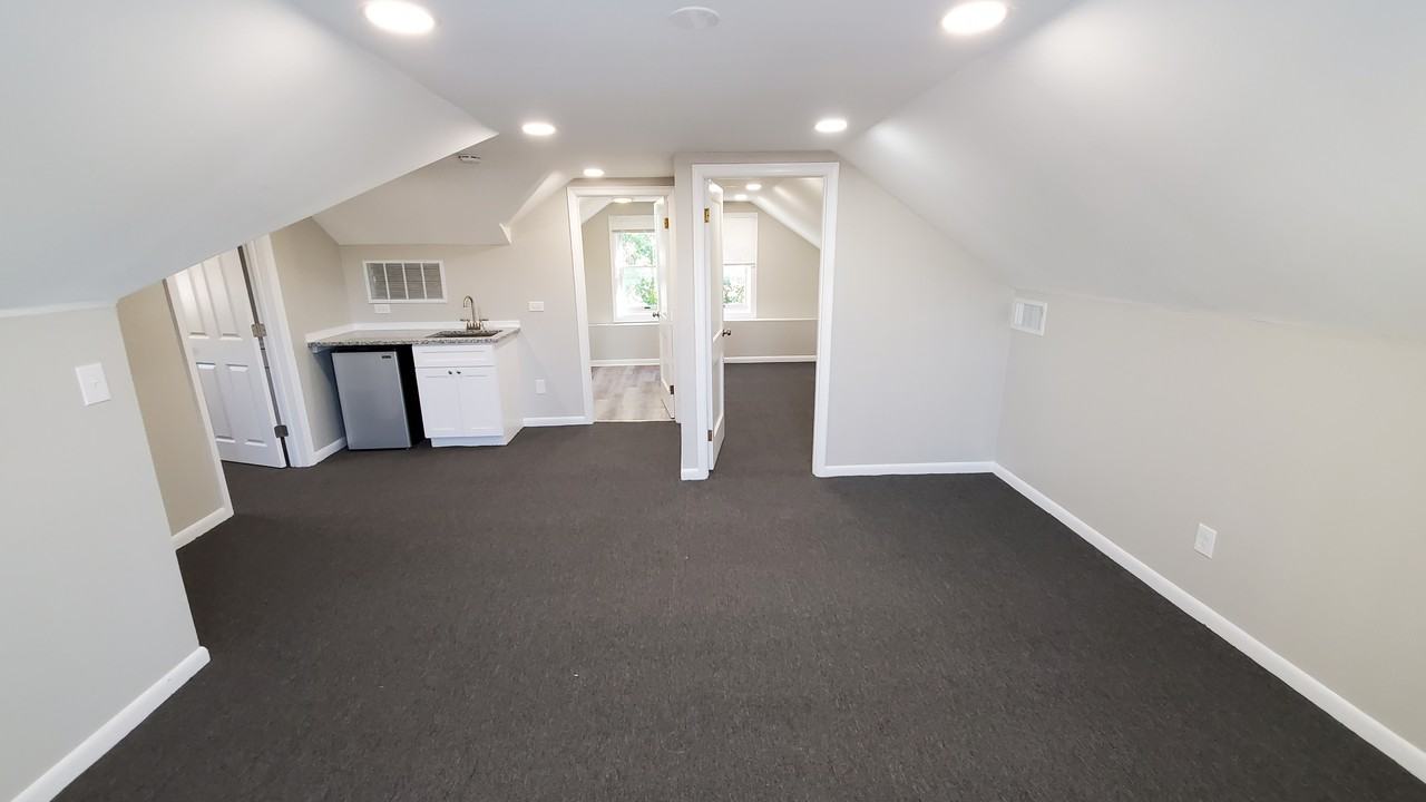 2 Oakway Rd 2nd Fl #2ndFL - Photo 7 of 19