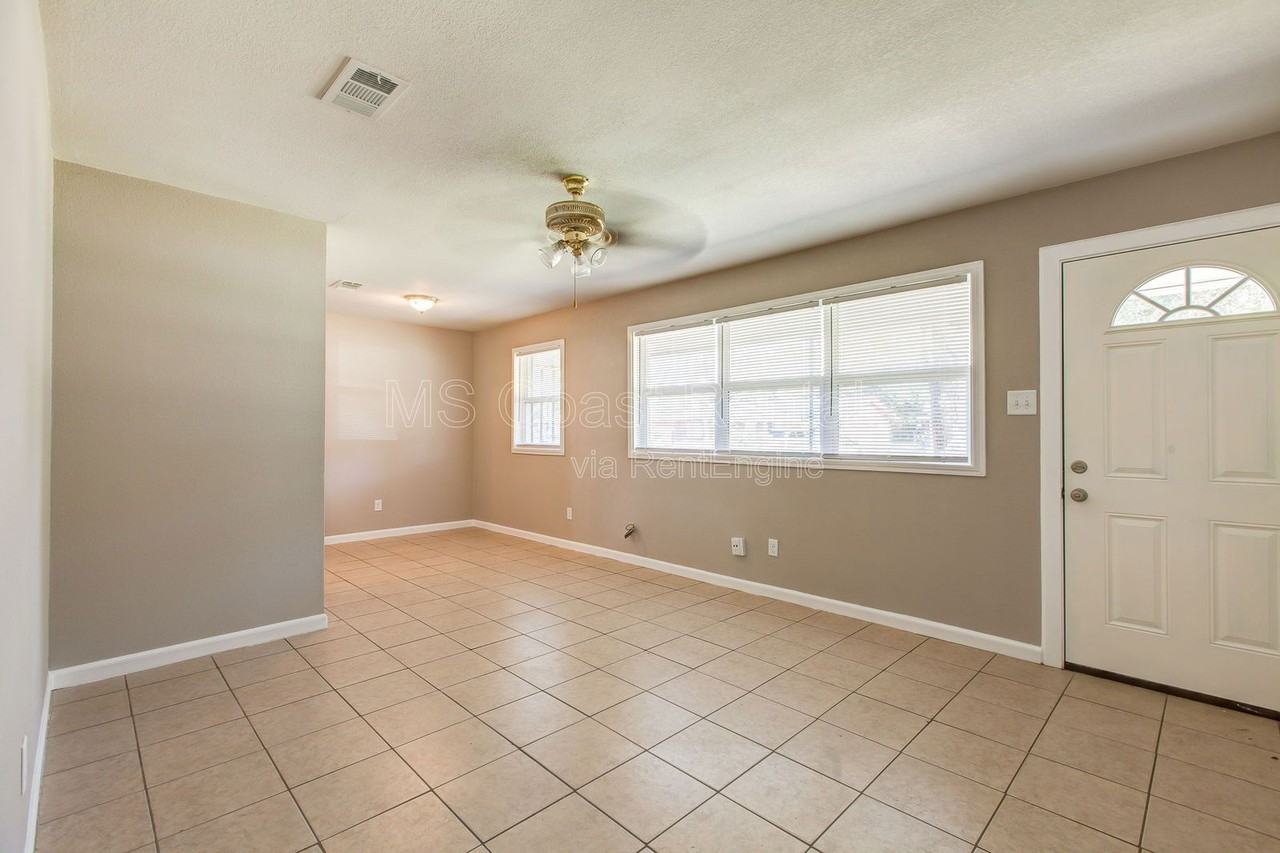 6569 Cortez Cir - Photo 4 of 21