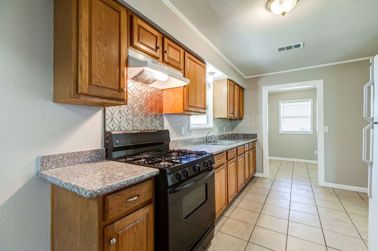 6569 Cortez Cir - Photo 7 of 21