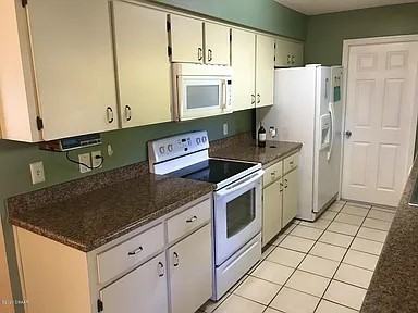 3325 Queen Palm Drive #1 - Photo 6 of 23