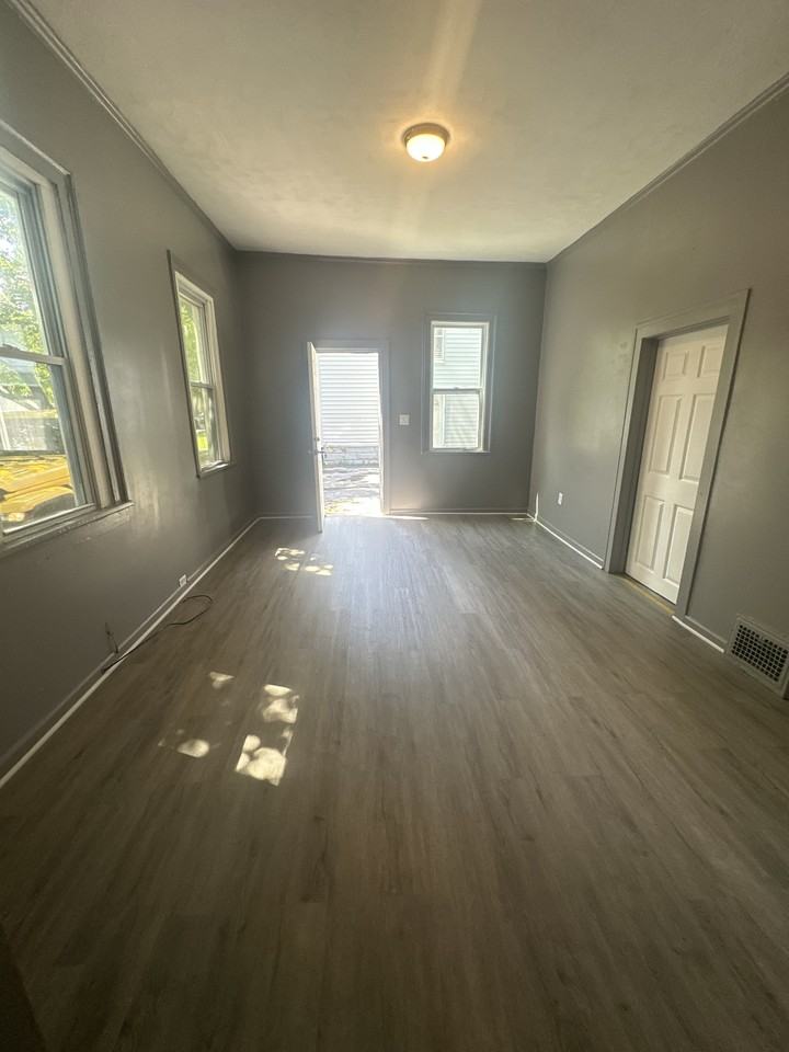 2179 W 83rd St #REAR - Photo 2 of 25