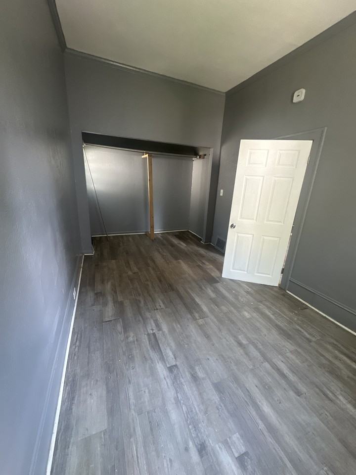 2179 W 83rd St #REAR - Photo 3 of 25